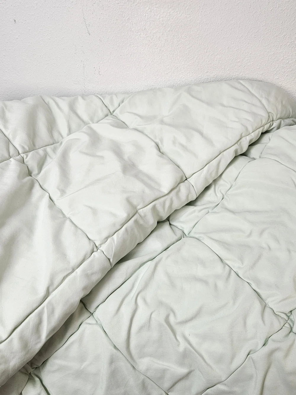Pottery Barn Teen Light Mint Green Gathered Comforter